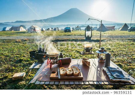 在“靜岡縣”露營地邊看富士山邊吃早餐 96359131