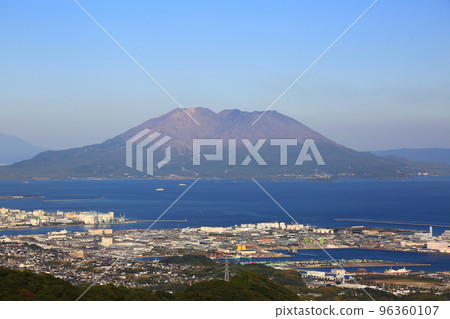 Scenery overlooking the southern part of Kagoshima City Scenery overlooking the southern part of Kagoshima City 96360107