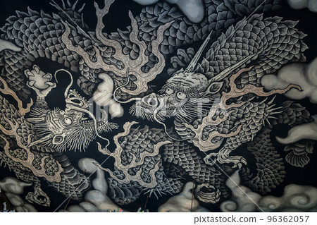 [Kyoto Prefecture] A dynamic pair of dragons painted in the dharma hall of Kenninji Temple 96362057