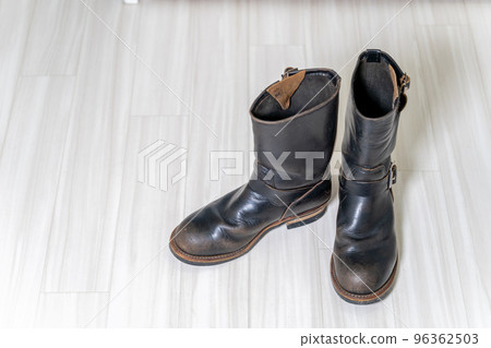 Redwing 2268 PT91 brown core engineer boots... - Stock Photo