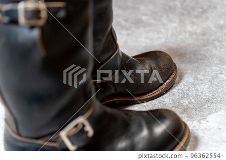 Redwing 2268 PT91 brown core engineer boots... - Stock Photo