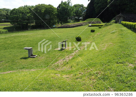 Hachigata Castle Ruins, San no Kuruwa Entrance and Earthworks [Yorii Town, Saitama Prefecture] 96363286