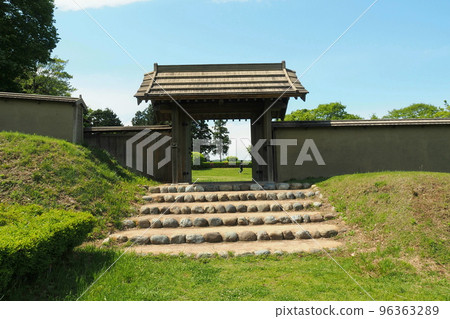 Hachigata Castle Ruins, Restored Four-legged Gate of Sanno Kuruwa [Yorii Town, Saitama Prefecture] 96363289