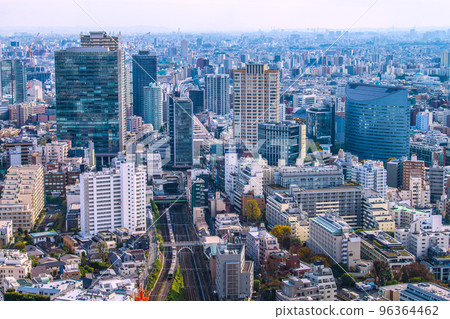 日本東京市景目黑站、JR東急目黑大廈、目黑中央廣場、山手線等。 96364462