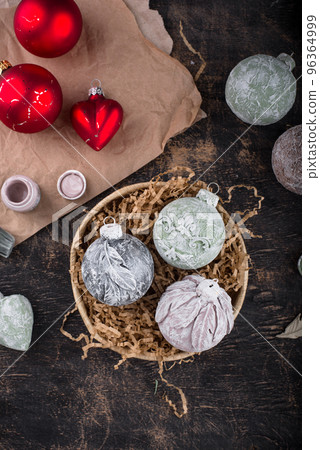 Process of reworking and reusing Christmas toys 96364999