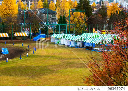銀杏節前一天,準備完畢的晚節會場,秋季活動會場 銀杏節前一天,準備完畢的晚節會場,秋季活動會場 96365074