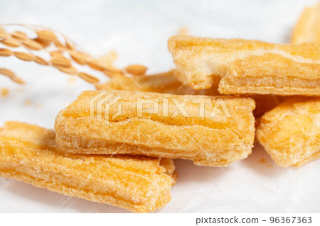 Delicious salted okaki Delicious salted okaki 96367363