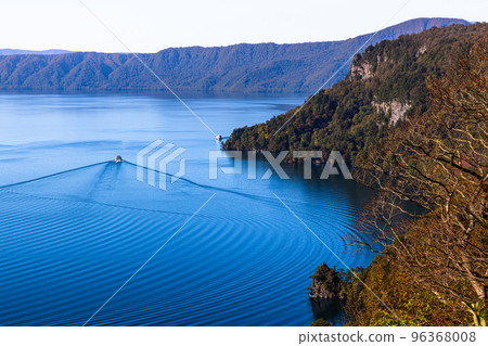[Aomori Prefecture Lake Towada] Autumn Oasis Lake Towada October 96368008