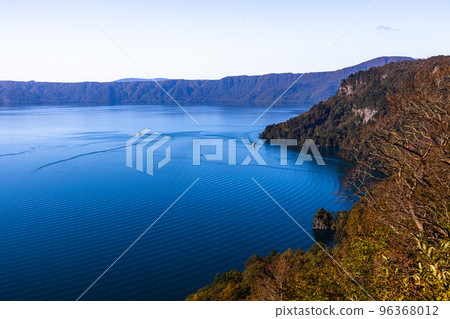 [Aomori Prefecture Lake Towada] Autumn Oasis Lake Towada October 96368012