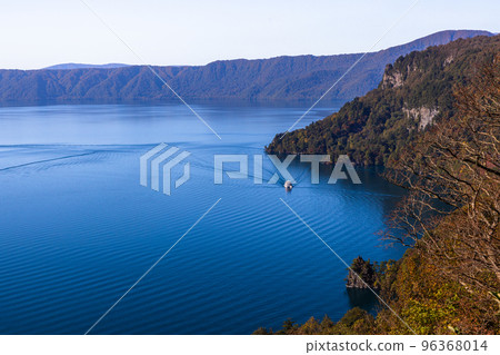 [Aomori Prefecture Lake Towada] Autumn Oasis Lake Towada October 96368014