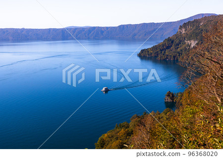 [Aomori Prefecture Lake Towada] Autumn Oasis Lake Towada October 96368020