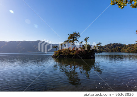[Aomori Prefecture Lake Towada] Autumn Oasis Lake Towada October 96368026