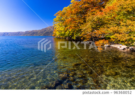 [Aomori Prefecture Lake Towada] Autumn Oasis Lake Towada October 96368052