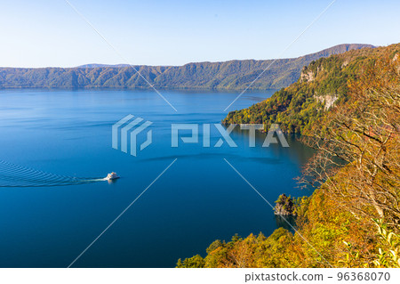 [Aomori Prefecture Lake Towada] Autumn Oasis Lake Towada October 96368070
