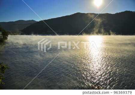 Foggy morning, beauty Foggy morning, beauty 96369379