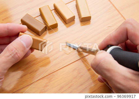 修復地板（地板）找平划痕（4/8） 96369917