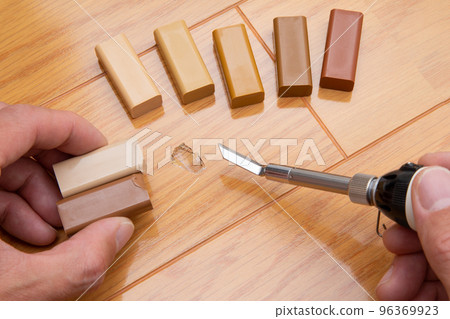 Flooring (floor) scratch repair work 96369923