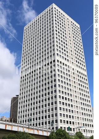 大阪府大阪市北區中之島的“中之島中心大廈” 96370089