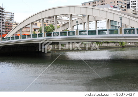 Amidaikesuji 橫跨堂島川的“堂島大橋” Amidaikesuji 橫跨堂島川的“堂島大橋” 96370427