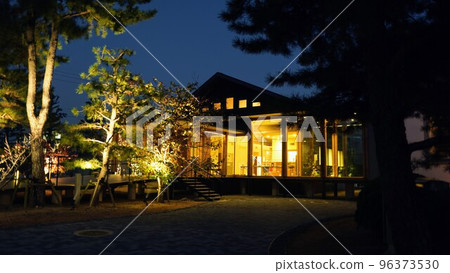 Kaikosha Cafe at night [Zentsuji City, Kagawa Prefecture] 96373530