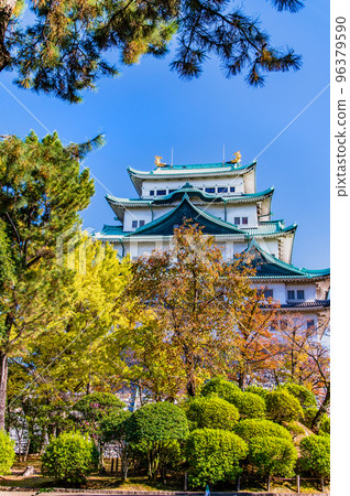 名古屋城～天守閣和紅葉～ 96379590