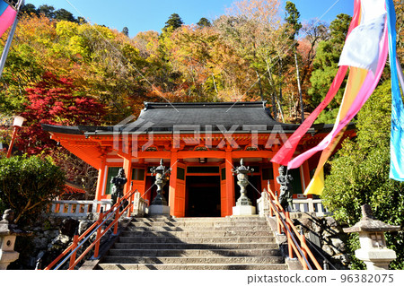 大峰山龍泉寺（奈良縣吉野郡天川村道羅川） 96382075