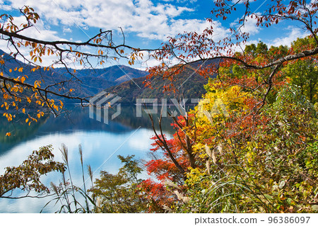 秋葉 - Okuetsu 和 Kuzuryu 秋葉 - Okuetsu 和 Kuzuryu 96386097