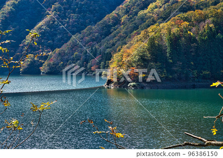 Autumn Leaves - Okuetsu and Kuzuryu 96386150