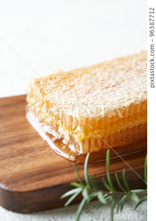 Comb honey 96387712