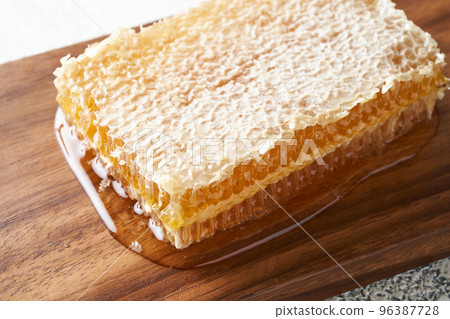 Comb honey 96387728