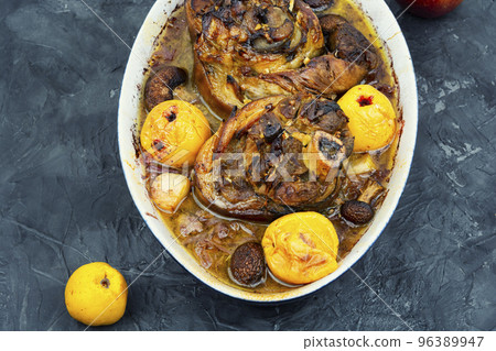 Roast pork knuckle with sauerkraut. 96389947