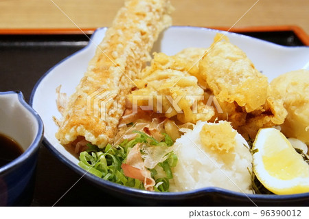 Chicken tempura grated bukkake udon 96390012
