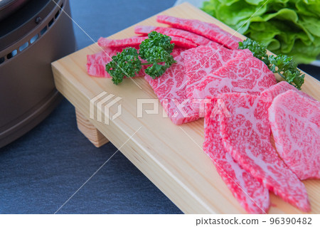 Beef marbled meat Yakiniku image close-up material Beef marbled meat Yakiniku image close-up material 96390482