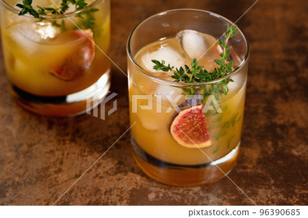 Whiskey sour cocktail 96390685