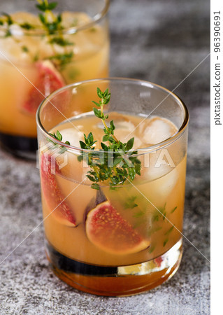 Whiskey sour cocktail 96390691
