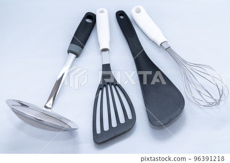 (材料)炊具照片(勺子、抹刀、打蛋器等) (材料)炊具照片(勺子、抹刀、打蛋器等) 96391218