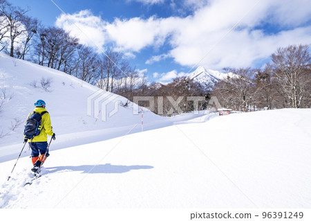 Image of snow chute trekking Kagami Oyama Image of snow chute trekking Kagami Oyama 96391249