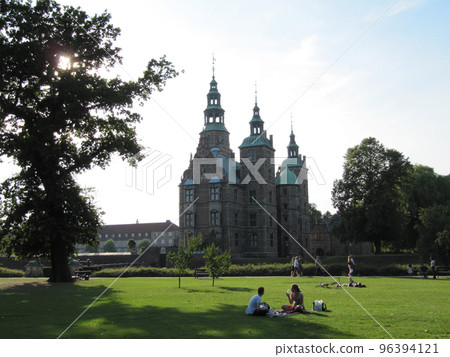 丹麥哥本哈根羅森堡城堡周圍的風景 丹麥哥本哈根羅森堡城堡周圍的風景 96394121