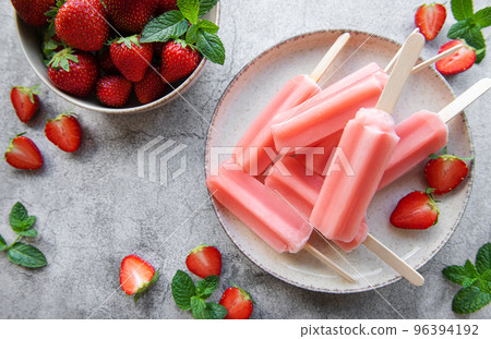 Strawberry ice cream popsicles Strawberry ice cream popsicles 96394192