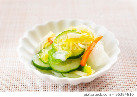 Pickled Chinese cabbage  96394610
