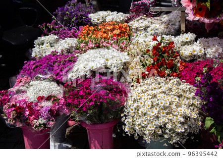 Amazing colorful Spring flowers in vases Amazing colorful Spring flowers in vases 96395442
