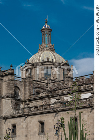 Restoration of the Mexico City Cathedral 96396897