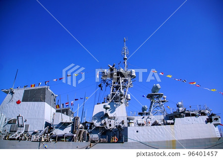 Canadian Navy Cruiser Winnipeg FFH-338 WINNIPEG Canadian Navy Yokosuka 96401457