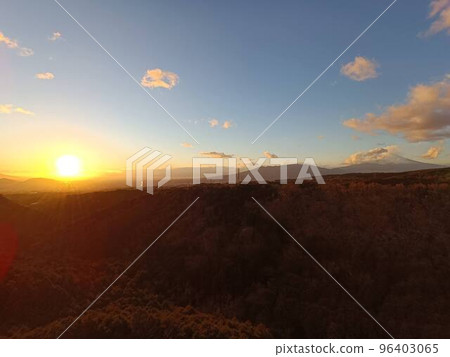 Mount Fuji and sunset 96403065