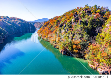 [岐阜縣]秋天的紅葉惠京和木曾川 96404391