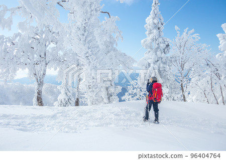 Aim for the summit from the top of the Wakasa Hyonoyama ski lift! (Same, Wakasa-cho, Yazu-gun, Tottori Prefecture) 96404764