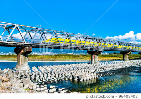 Doctor Yellow crossing the Fuji River Bridge Doctor Yellow crossing the Fuji River Bridge 96405408