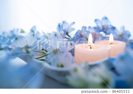 Aroma candles and flowers image material for relaxation Aroma candles and flowers image material for relaxation 96405551