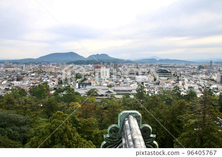 從松江城天守閣眺望(島根縣松江市) 從松江城天守閣眺望(島根縣松江市) 96405767