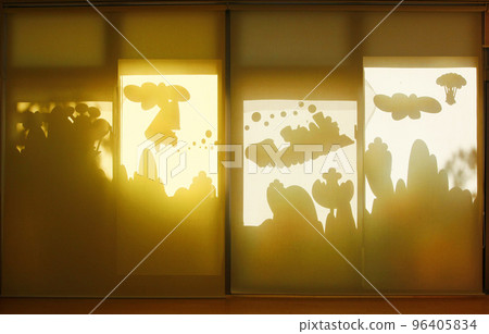 The heartwarming scenery of silhouettes, with trains flying, balloons flying, and strange plants The heartwarming scenery of silhouettes, with trains flying, balloons flying, and strange plants 96405834